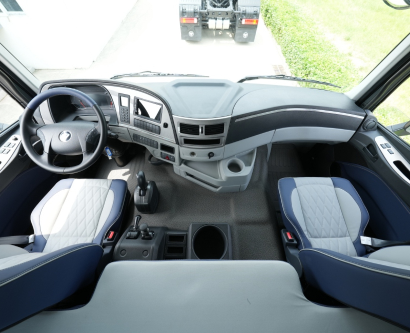 Nội thất đầu kéo FV460